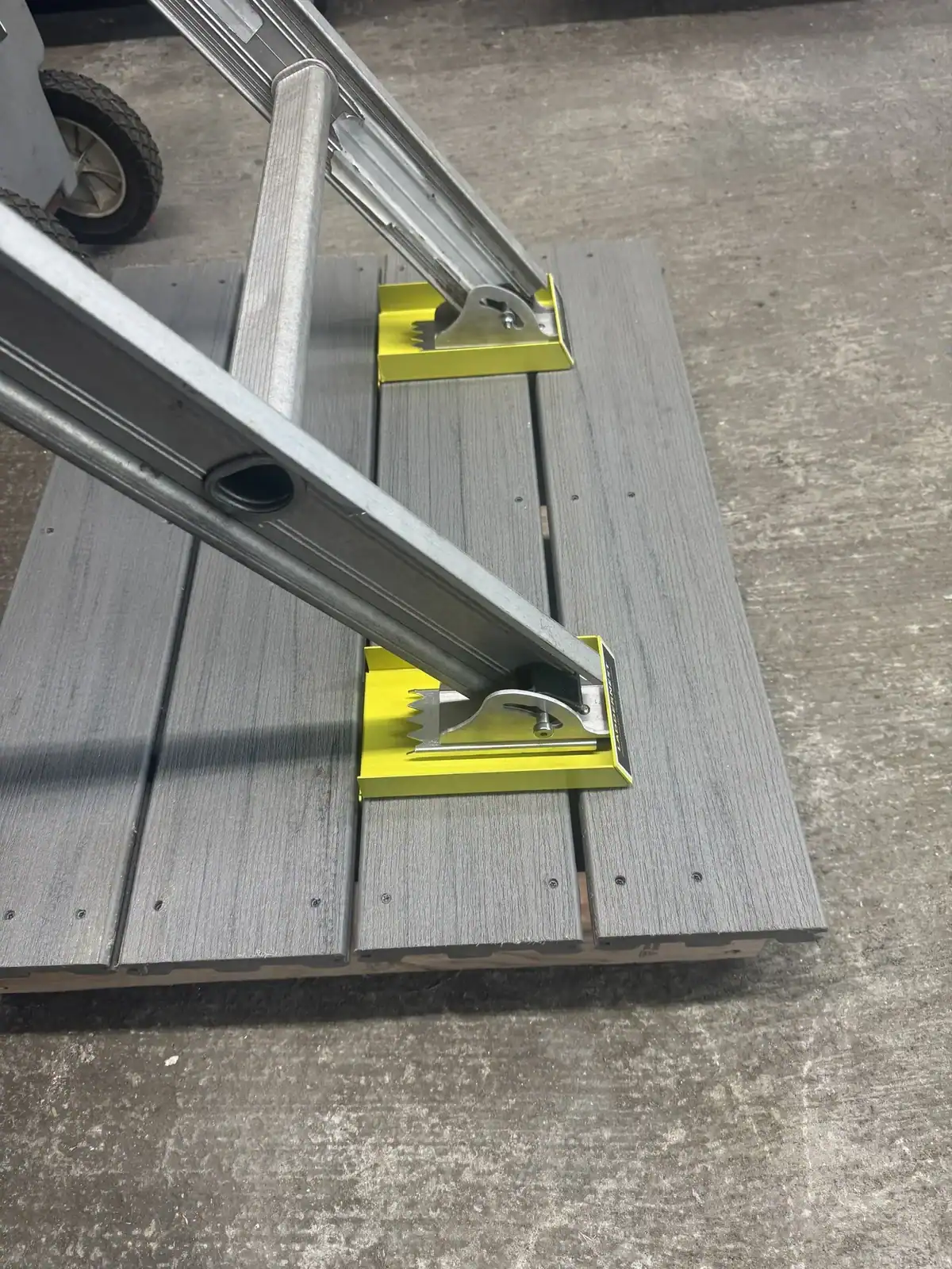 LadderNest ladder stabilizer for decks mechanism closeup